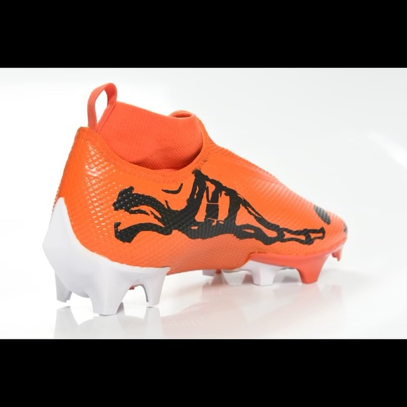 Jack O’Lanterns Custom Cleats - Picture 4 of 11